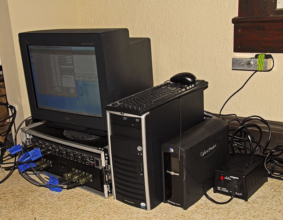 Acoustic blast monitoring system